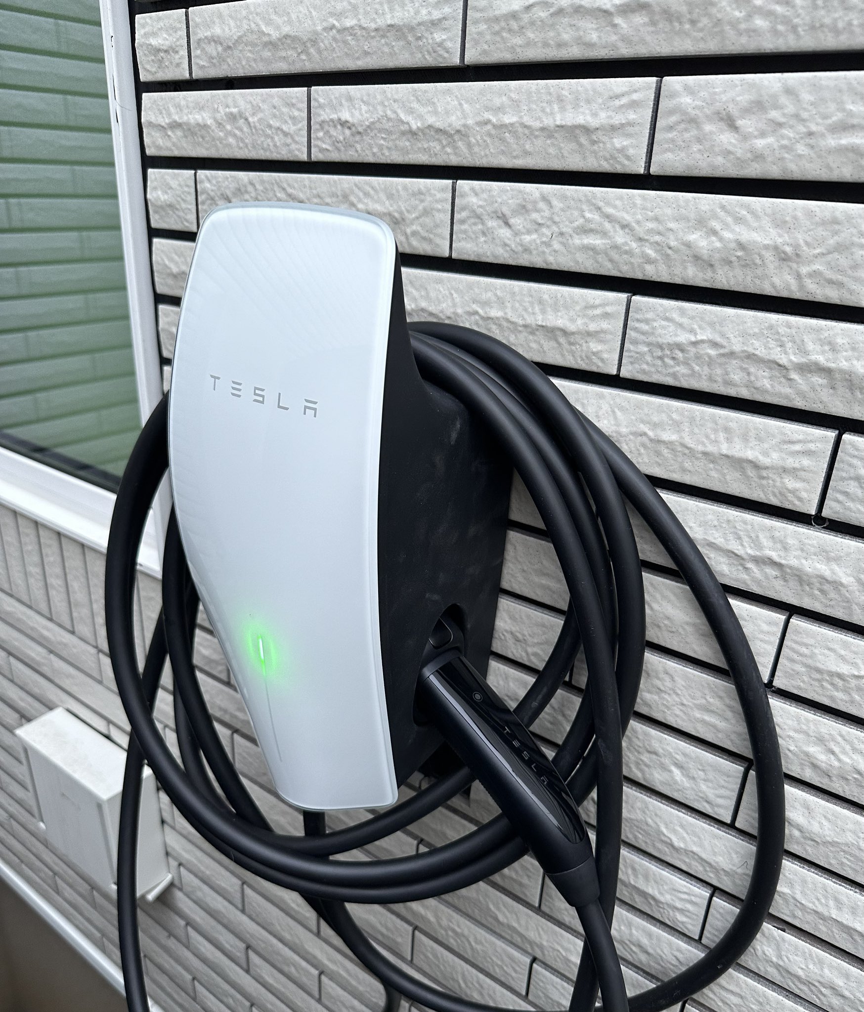テスラ ウォールコネクター 新品未開封 テスラ ウォールコネクター