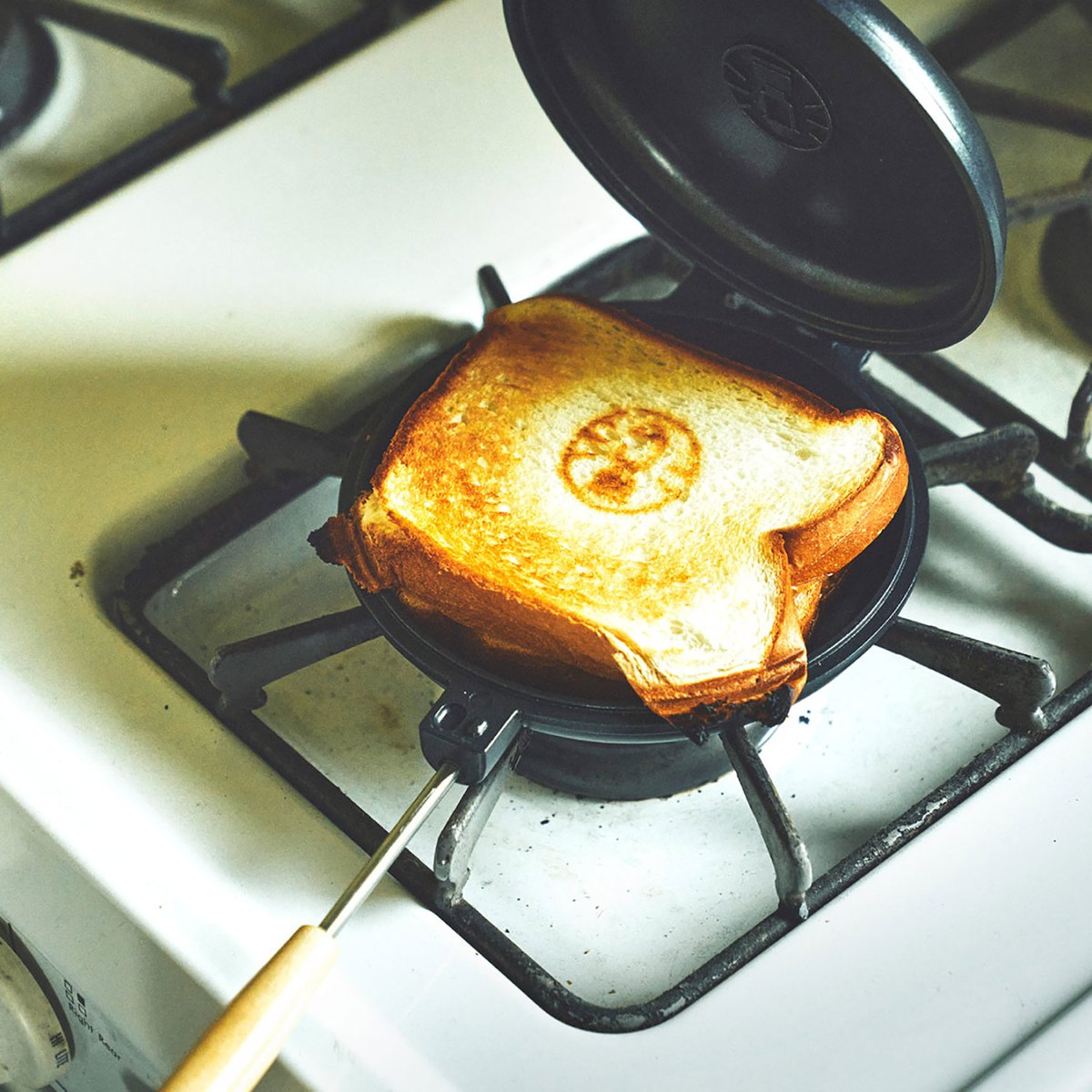 キャンプ でもお家でも🍳】 2枚のフライパンとしても使える万能