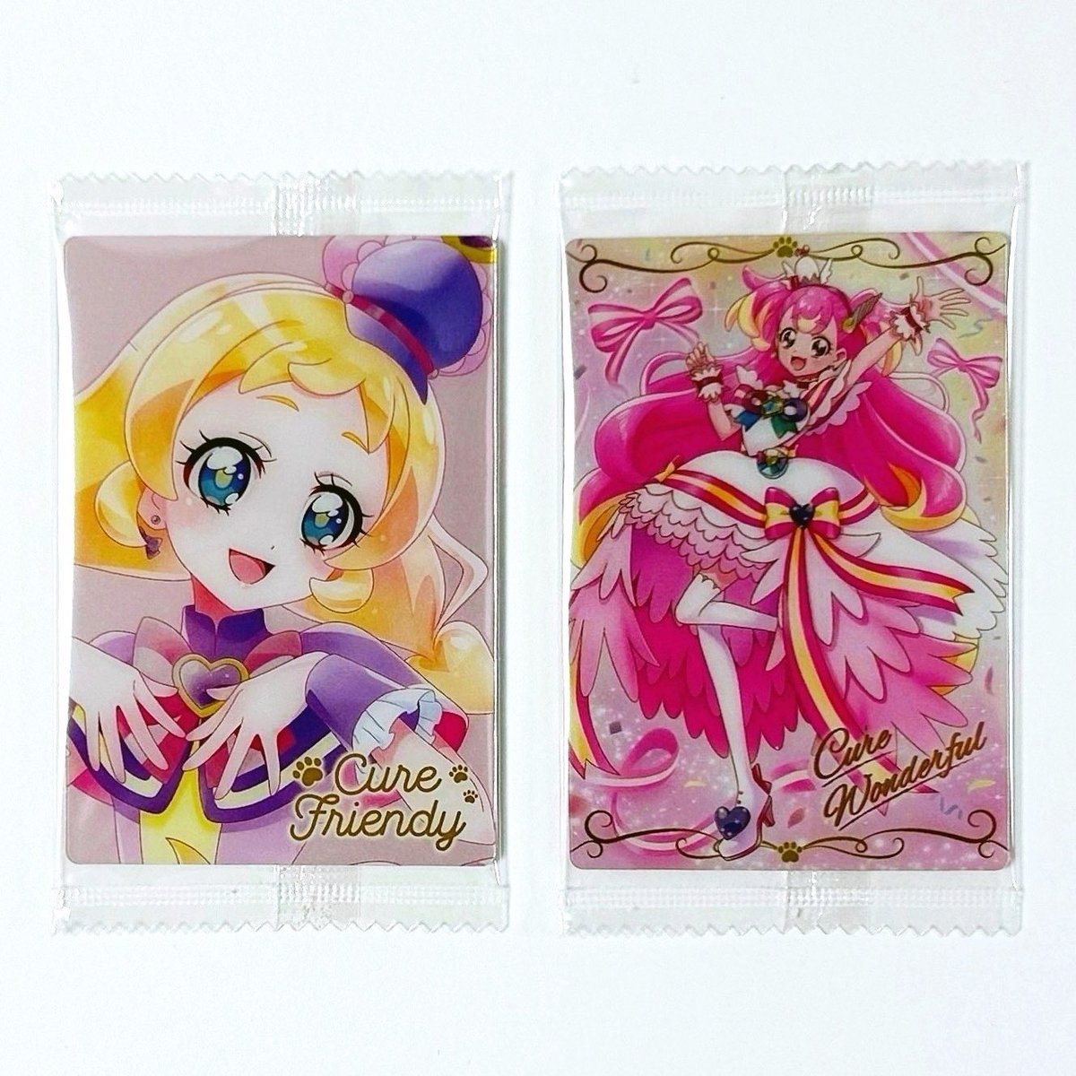 帰りにコンビニに《プリキュアカードウエハース10》が売ってたので2つ