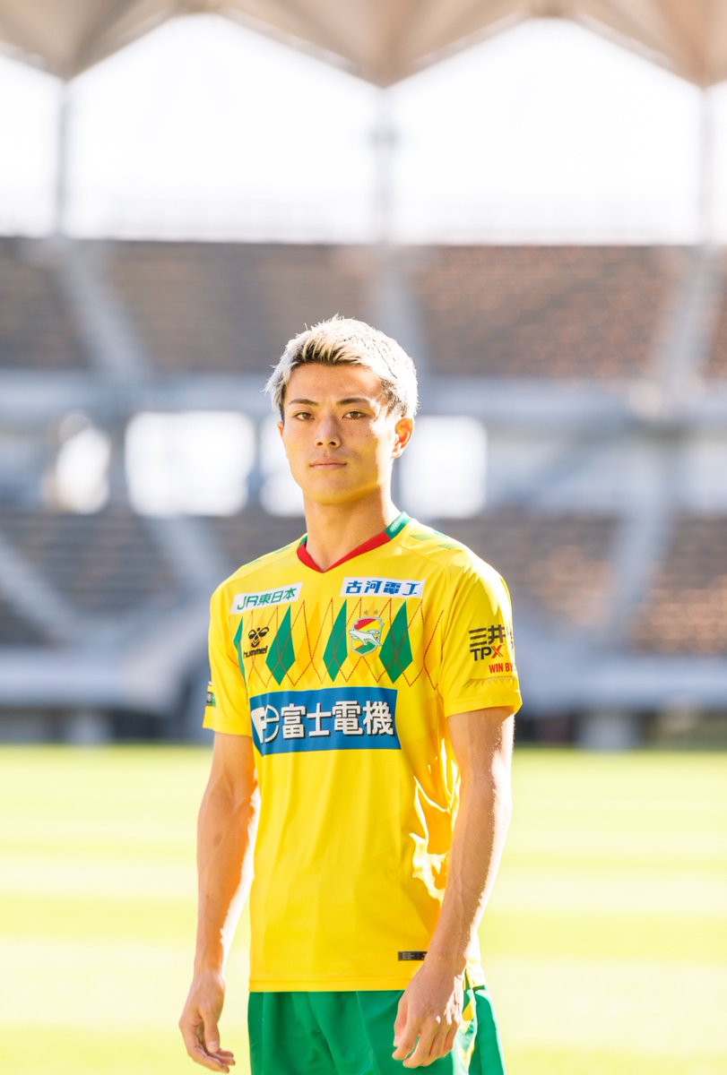 いよいよ🔥 2025シーズンのオーセンティックユニフォームの販売は1/11