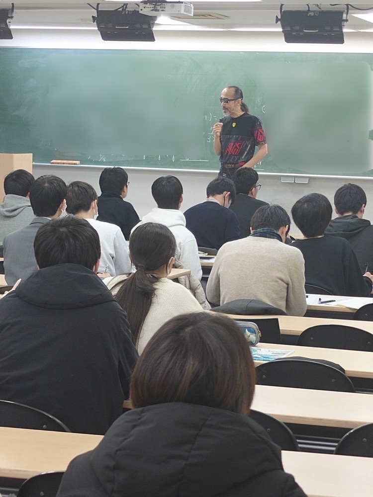 本日御茶ノ水校では青木純二先生の数学の真髄、苑田尚之先生の東大物理