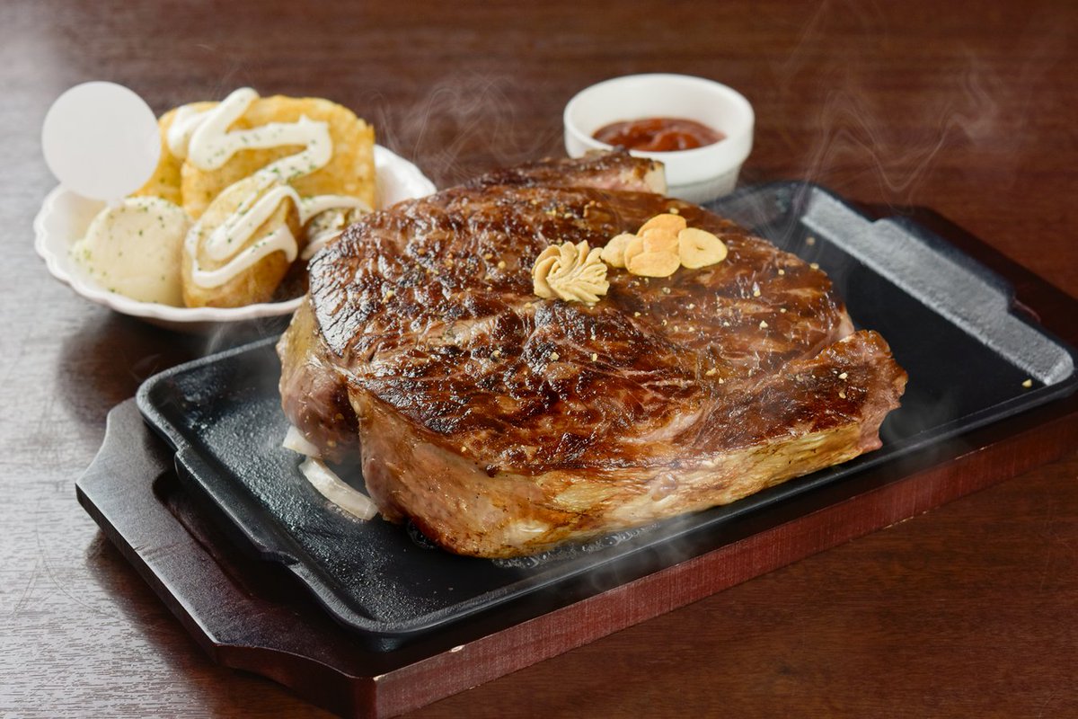 大迫力】「いきなり！ステーキ」と“Crazy Raccoon”のコラボで出てくる