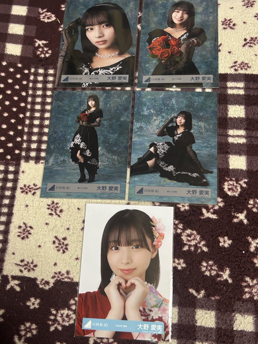 日向坂46 大野愛実 2026年 振袖4種コンプ、黒ドレス衣装4種コンプ
