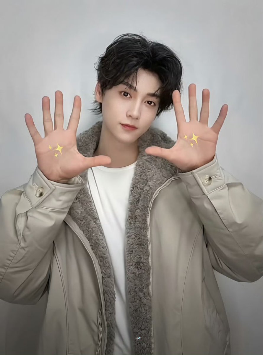 My littol kitty puppy ((whatever)) 🐾🐾🐾 #TianXuning