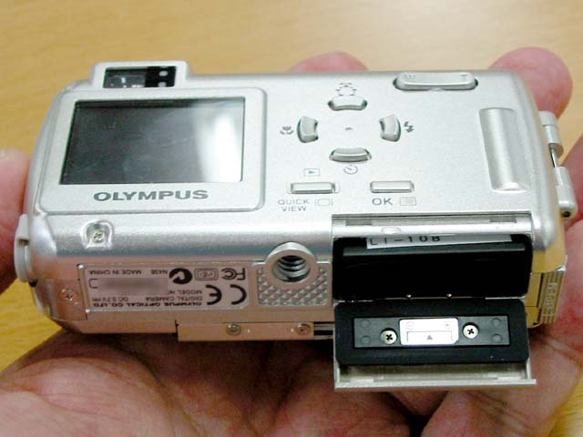 オリンパス、生活防水のコンパクトデジカメ「μ-10 DIGITAL」