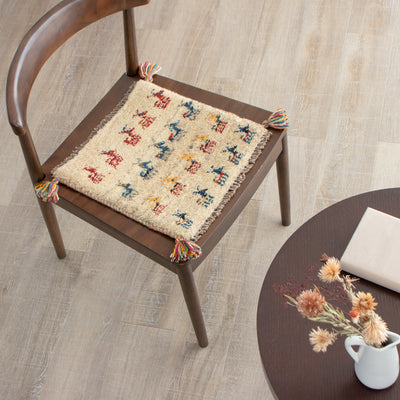 ペルシャ手織りギャッベ絨毯：リラックス空間を彩るオリジナルデザイン