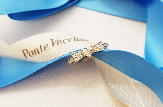 お二人を結ぶ約束のリボンエンゲージリング｜ポンテヴェキオ