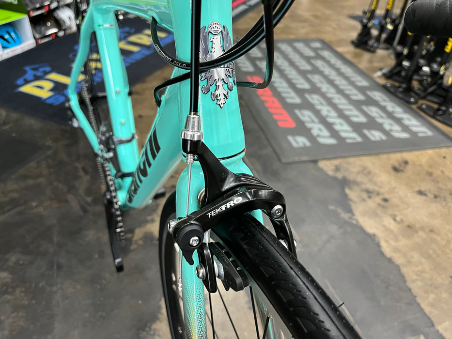 Bianchi Via Nirone 7 Shimano Claris 8-Speed — Playtri