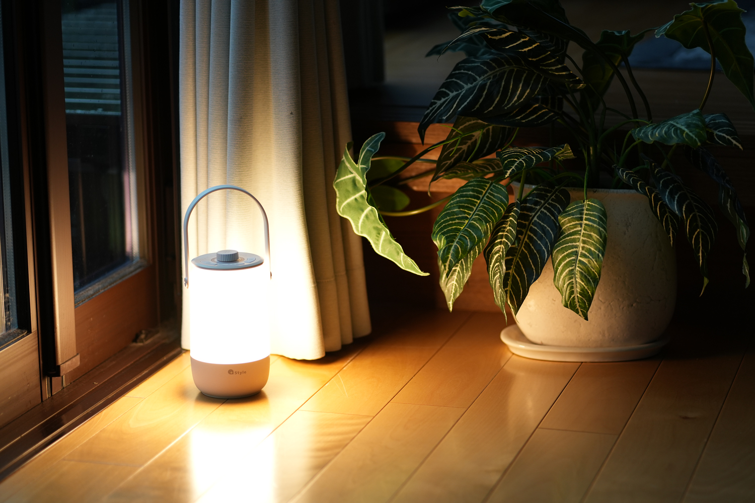 Style LEDホームランタン（RGB調色）