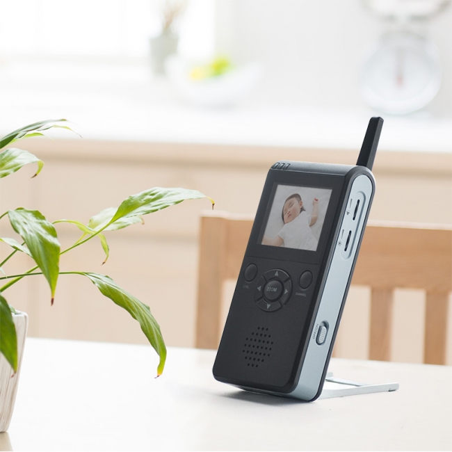 手元リモコンで画面を見ながらカメラ向きを遠隔操作！映像と音声を同時