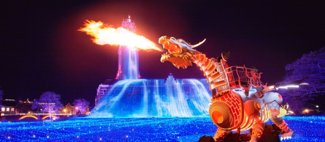 炎を吐く！人が乗れる！世界最大,世界初の光のドラゴンロボット登場