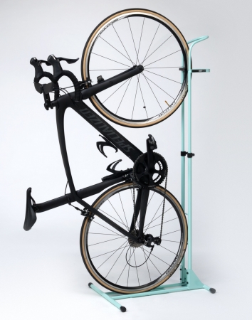 限定発売】スポーツバイクの縦置きスタンドに限定色発売！ | 丸八工機