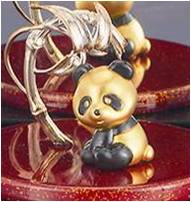 シャンシャン記念にパンダも！金製品300点、約3億円分集結！金の