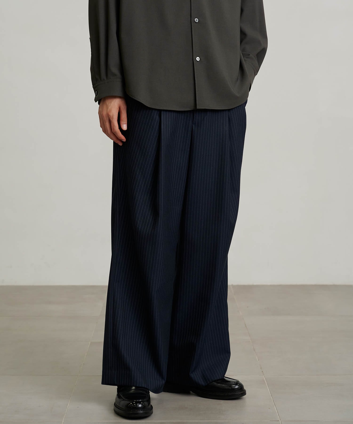 クロス2タックワイドストライプパンツ(1 NAVY): : メンズ｜PUBLIC