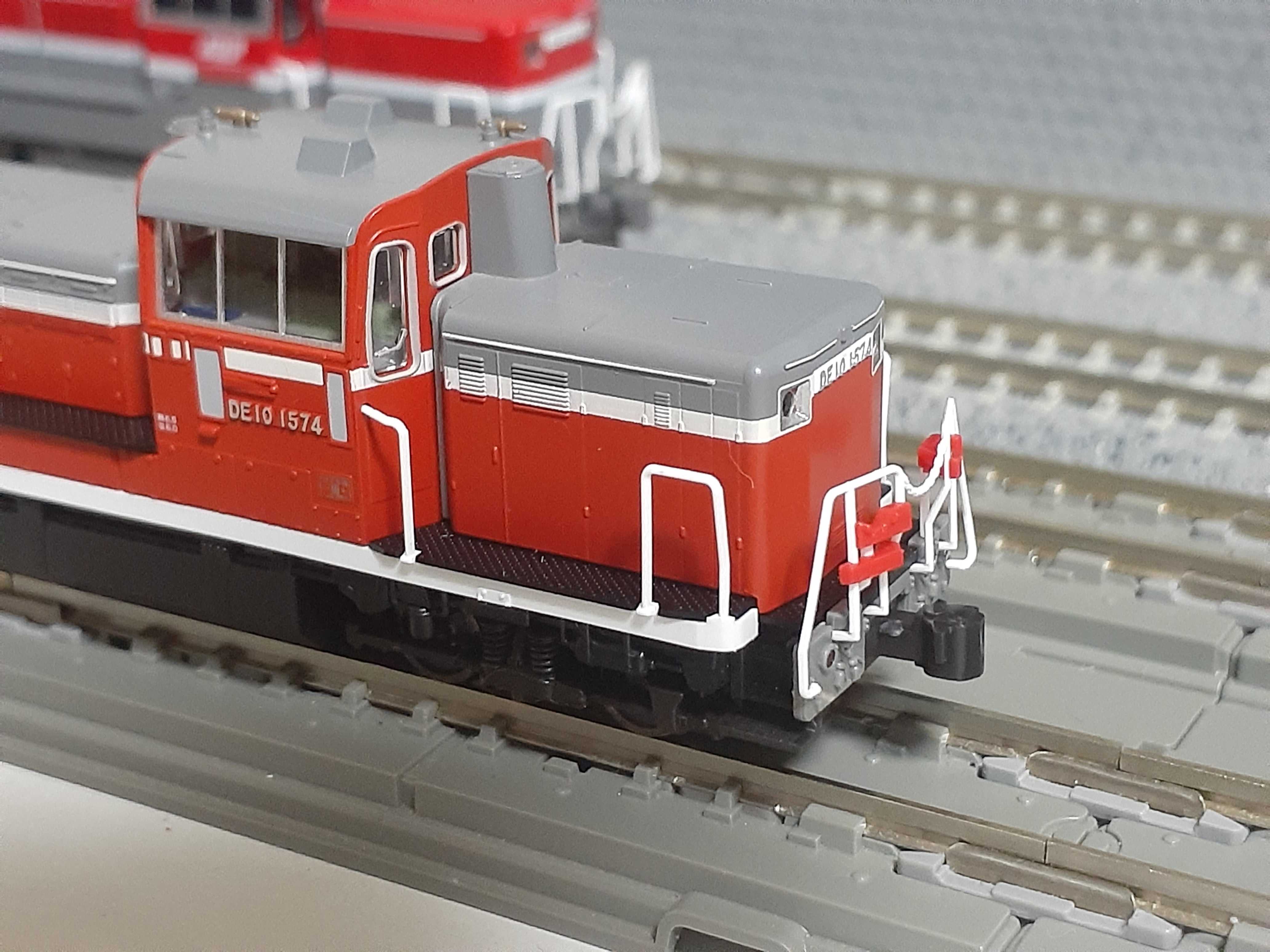 🔴入線 Kato 7011-2 DE10 暖地形 入線 その① - 竹ノ塚総合車両