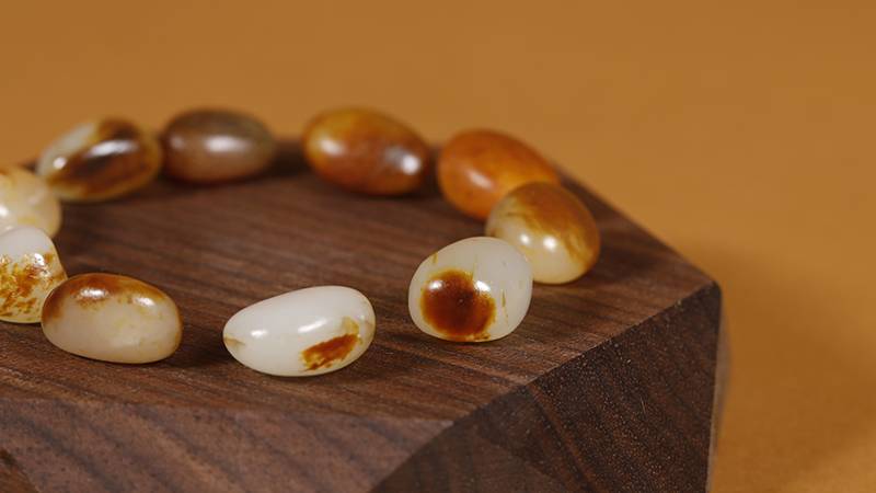 147万成交，比黄金还贵40倍，这种籽料手串火了！和田玉鉴定保养知识