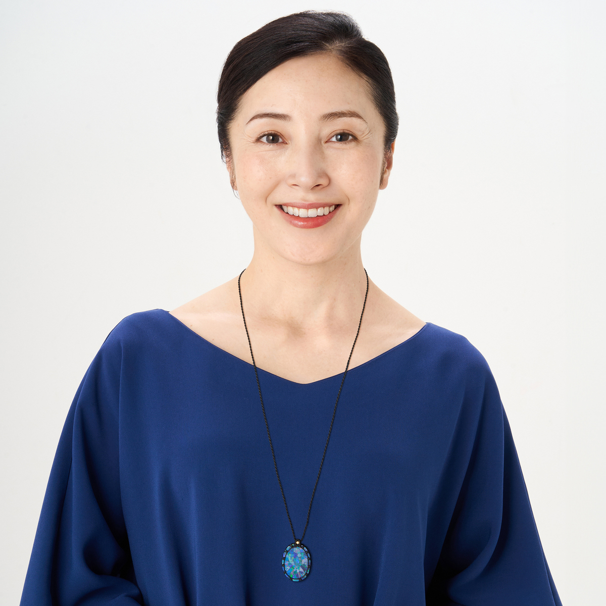 モザイクオパールオーバル18KYGマクラメ編みネックレス18ctUP