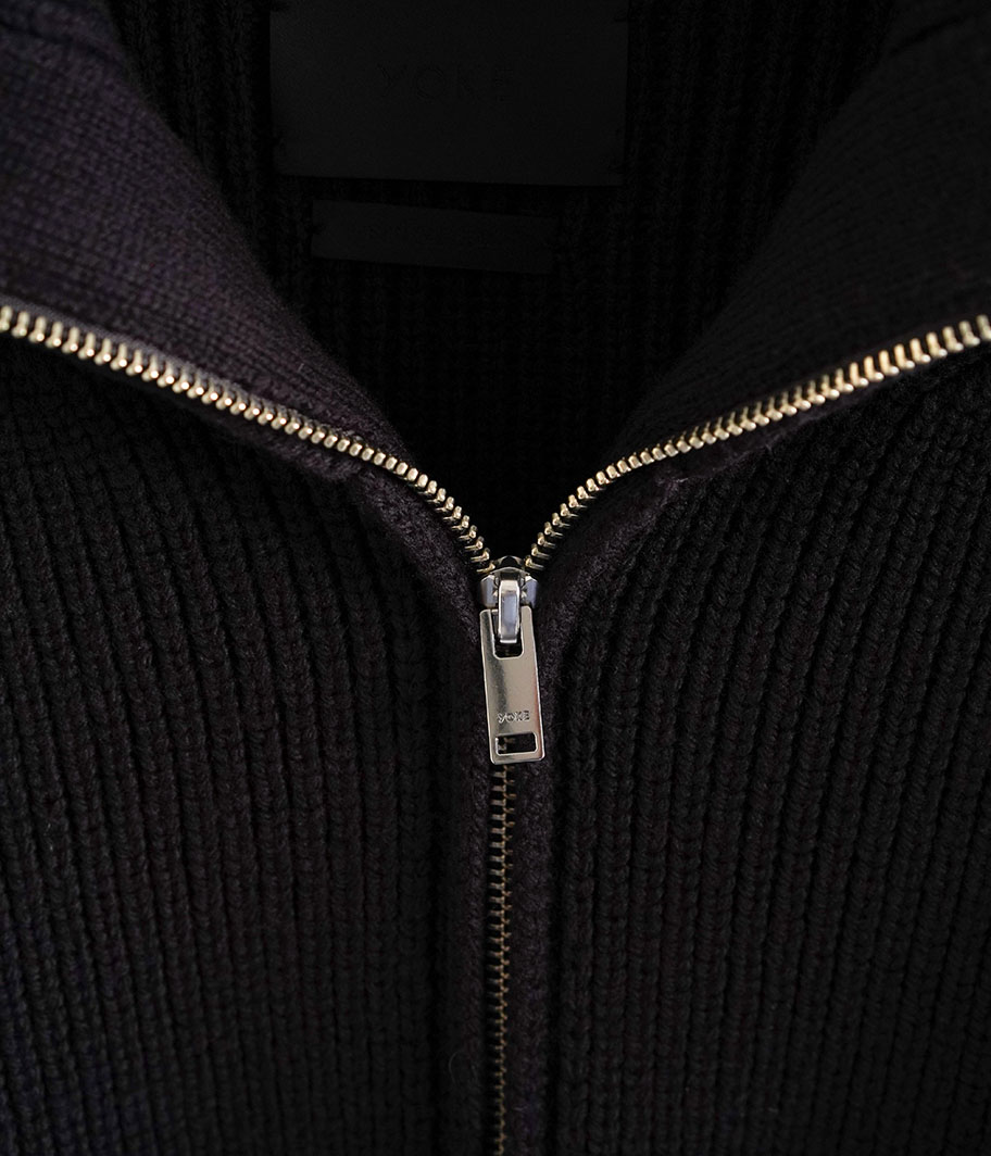 YOKE 3/4 FRONT ZIP HIGHNECK RIB SWEATER [DARK BROWN] - Fresh