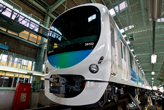 西武鉄道 新型車両30000系デビューイベント – ラジエイト