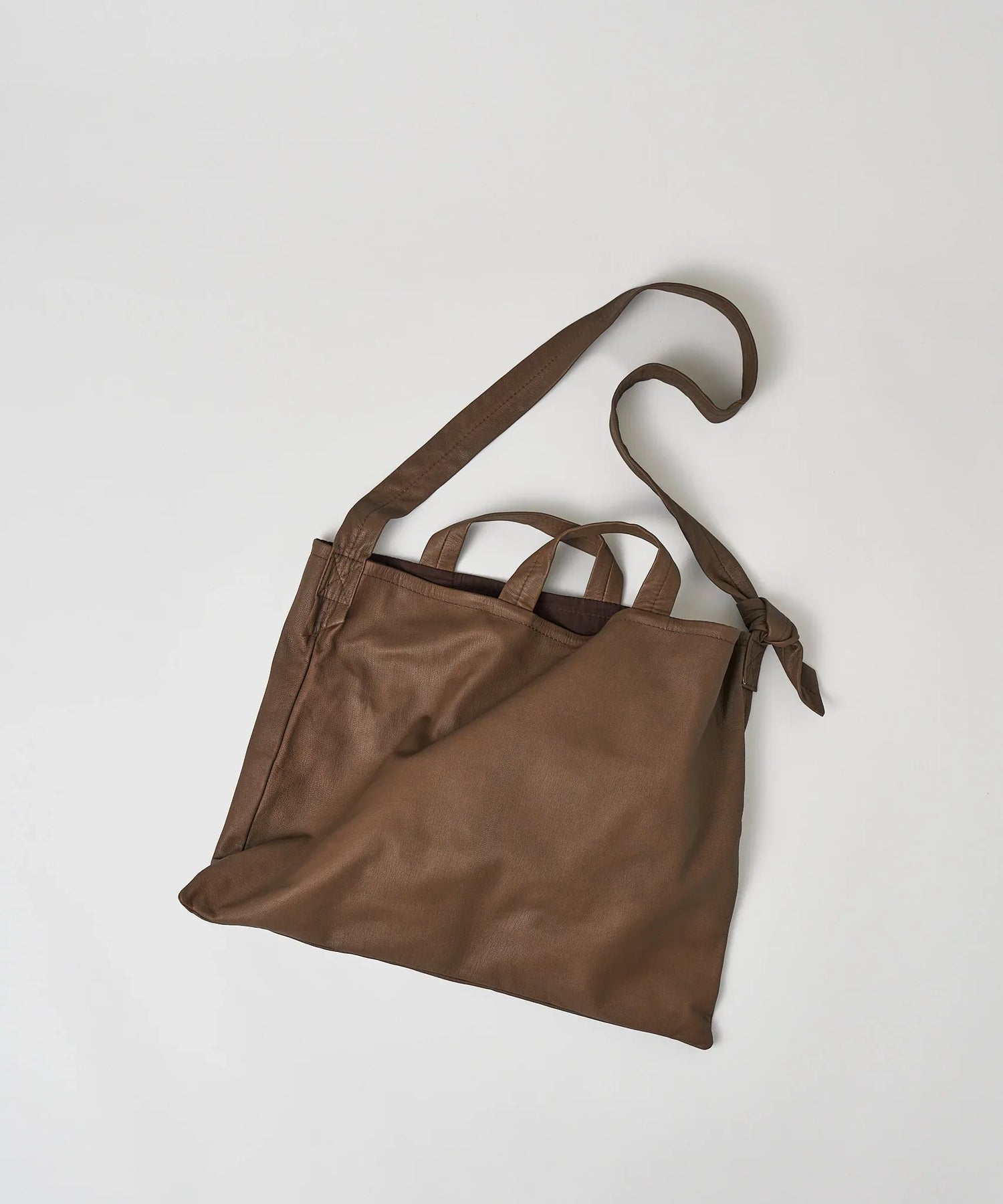 REN】《ショルダーバッグ》軽くて柔らかい、2way仕様のスクエア型