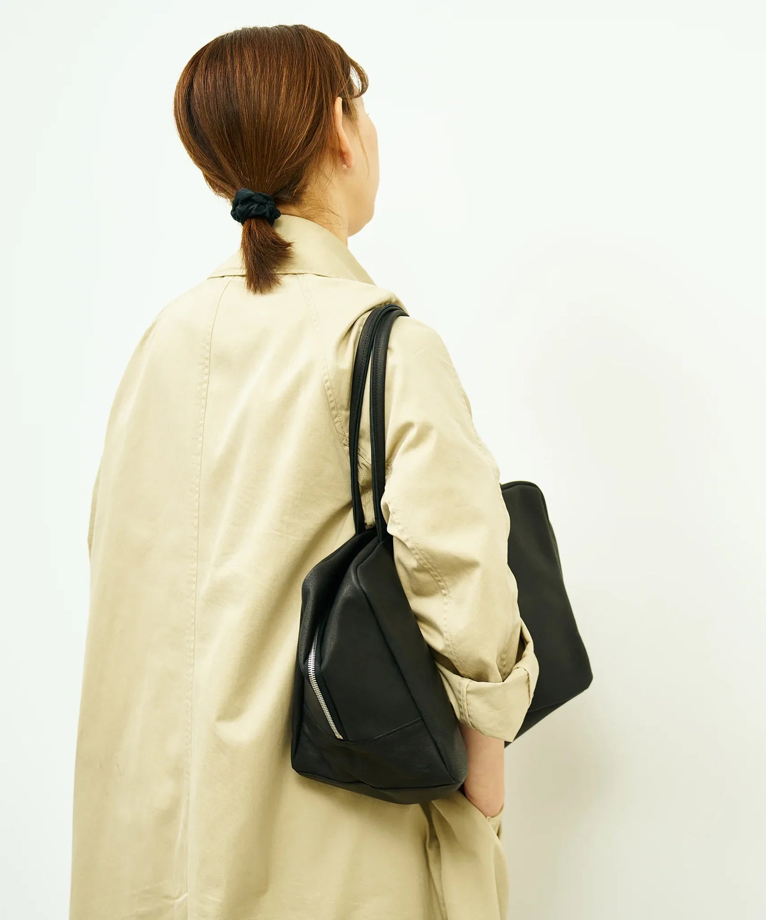 REN】《ボストンバッグ》シンプルで軽い、大きめのレザーバッグ。。