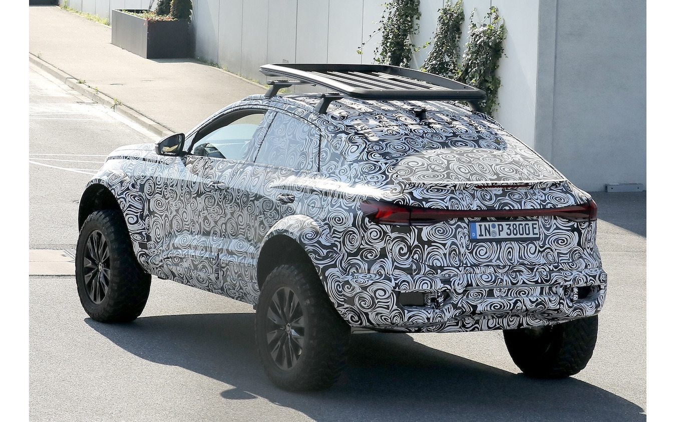 チョロQ実車版？ ワイルド過ぎる！ アウディが電動本格的オフローダー