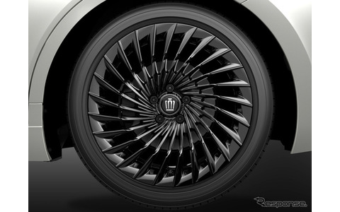 トヨタ クラウンセダン 新型に設定、ブラックパッケージは漆黒メッキで