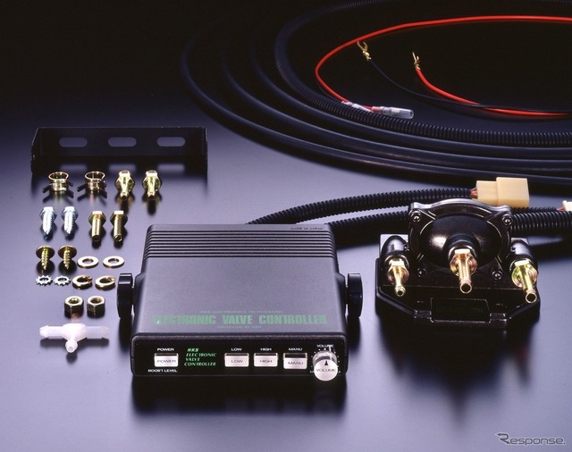 ターボエンジンを手軽にパワーアップ可能な「HKS EVC7」は魔法の箱