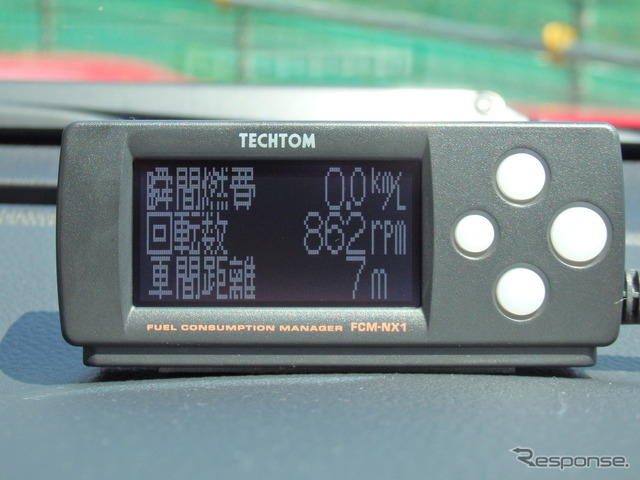 テクトム FCM-NX1】回転数、アクセル開度、燃費、消費電力…OBD車載