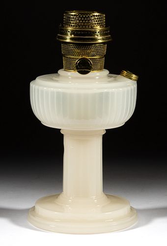 ALADDIN MODEL B-70 / SOLITAIRE KEROSENE STAND LAMP sold at auction