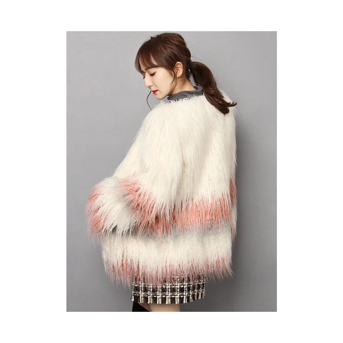 川口春奈モデル、真冬にきたい◎ 新品☆Lily Brown (リリーブラウン