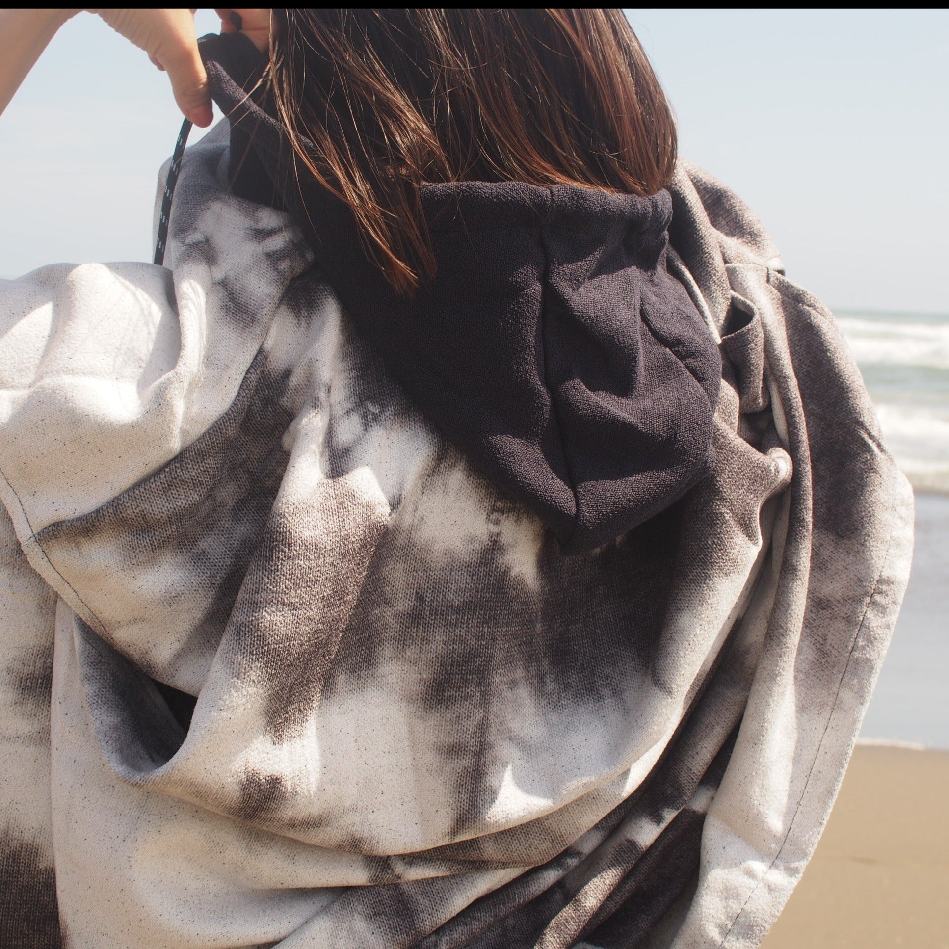 新品タグ付】 COS グレー ポンチョ ONESIZE 新品タグ付】 COS グレー