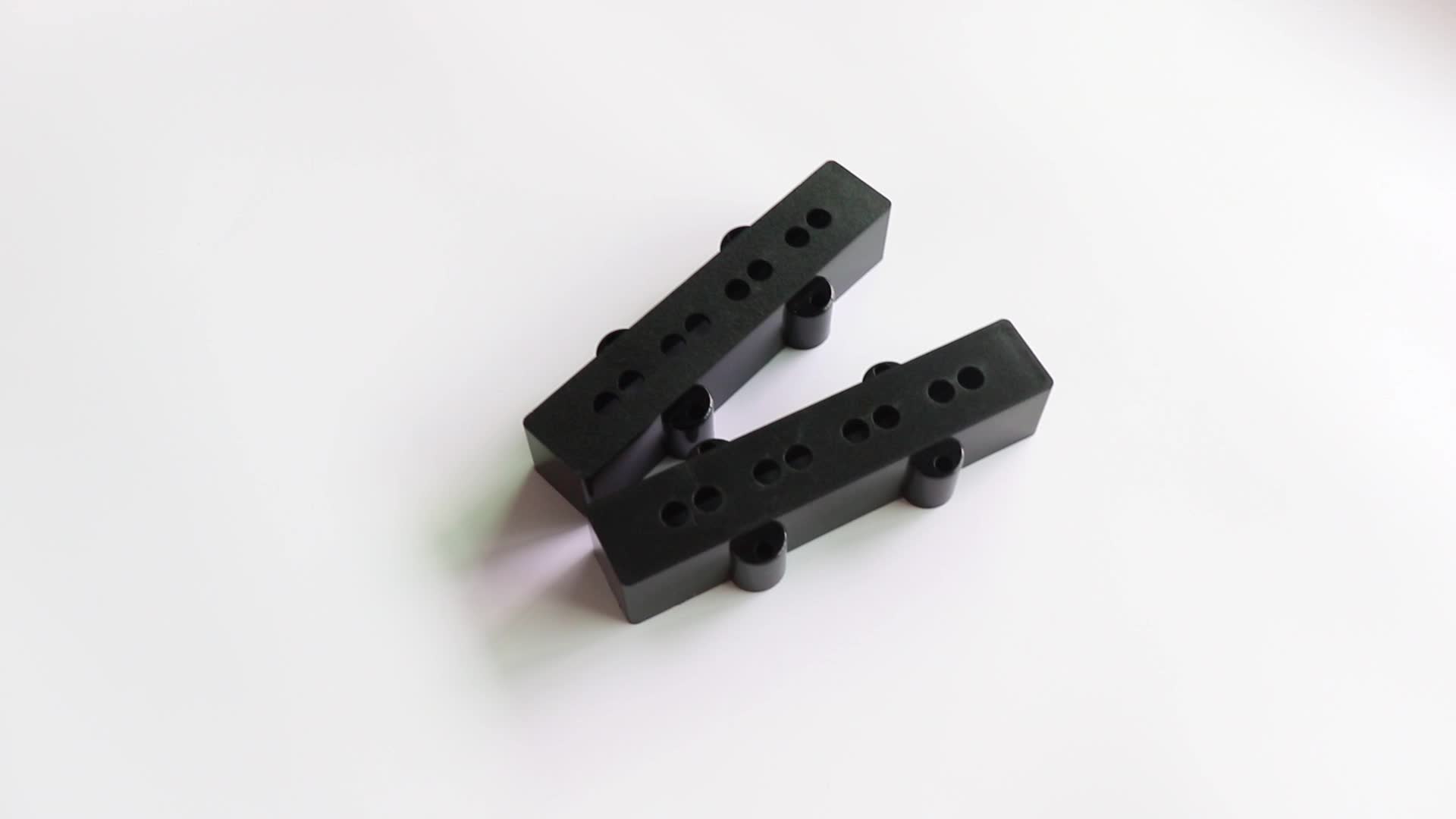 1 セットのネックとブリッジ 4 弦ジャズベースギターピックアップ