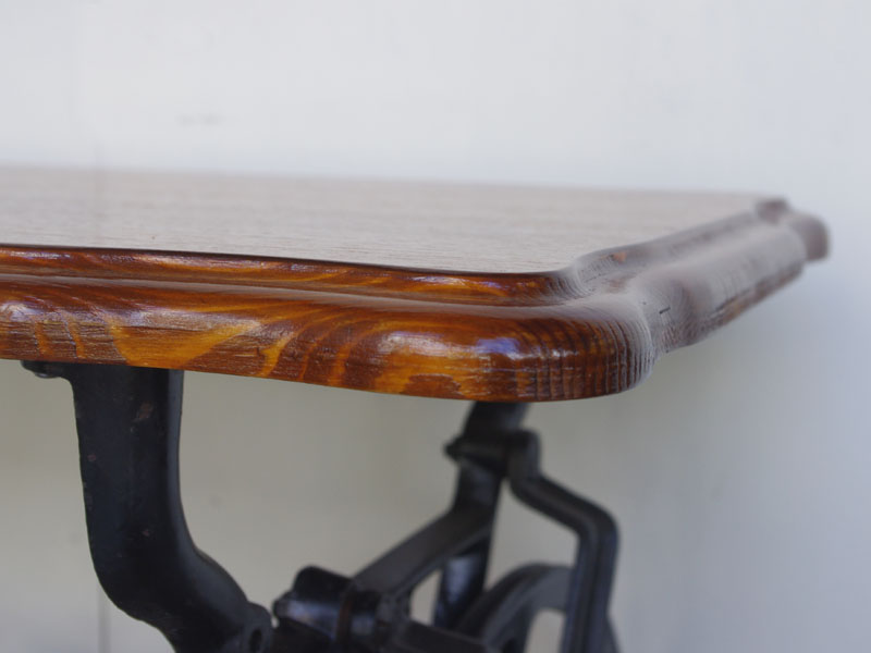 No.924 ドイツ製アンティーク足踏みミシンの鋳鉄脚テーブル