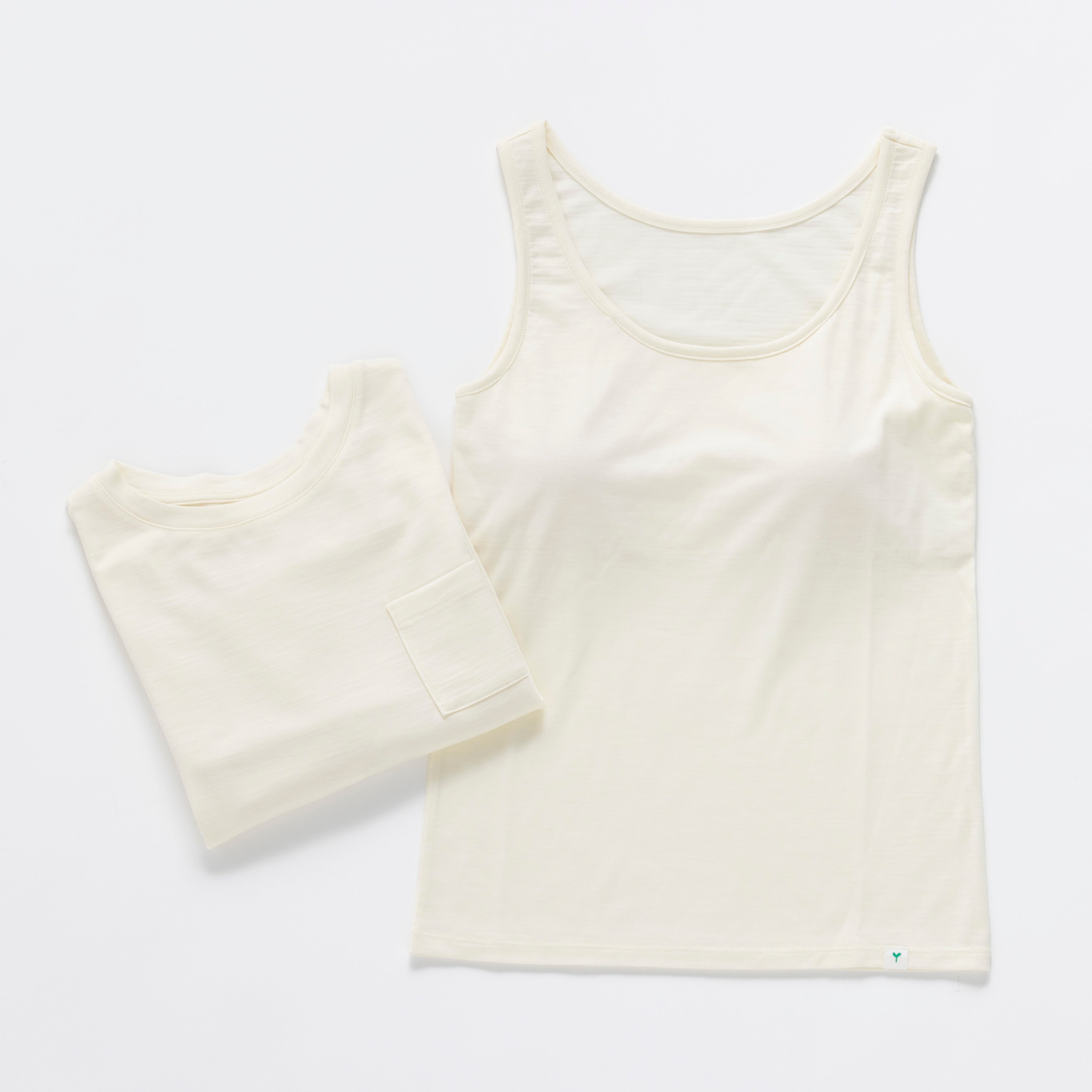 かわり芽］さらりとしたウールタンクトップ（カップ付き） – FUNQTEN