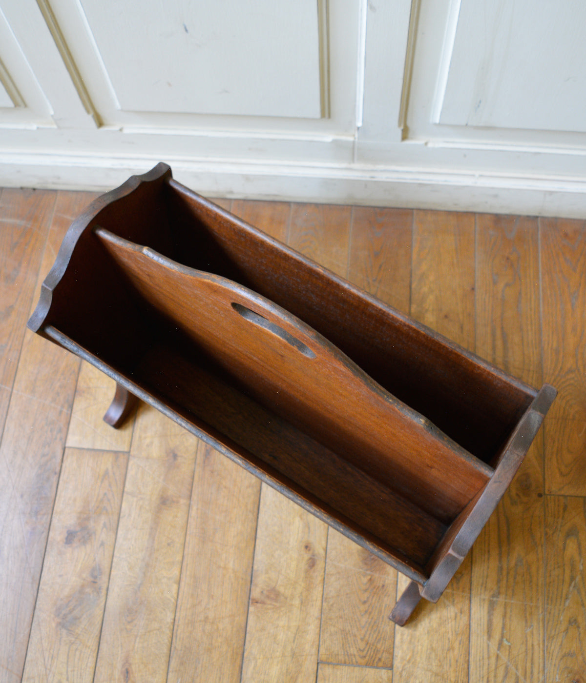 マガジンラック – 英国アンティーク家具専門店 神戸家具オンラインショップ