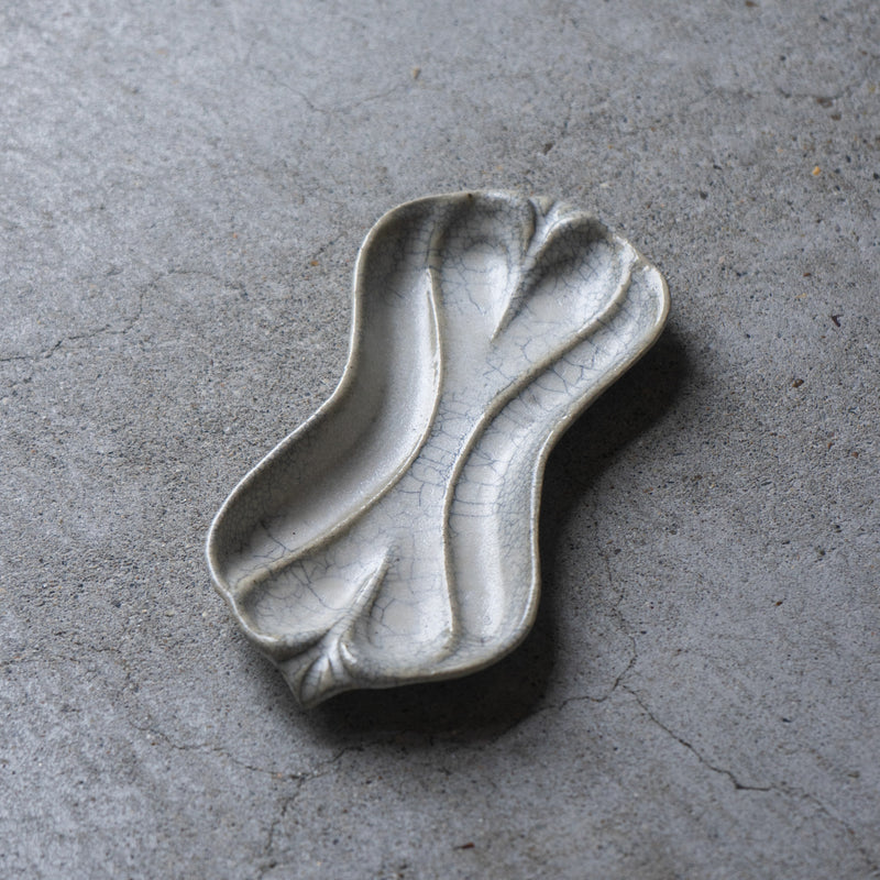 ピーナッツ皿 墨白 S｜藤原純（信楽焼 陶器） – nokaze｜陶器、和食器