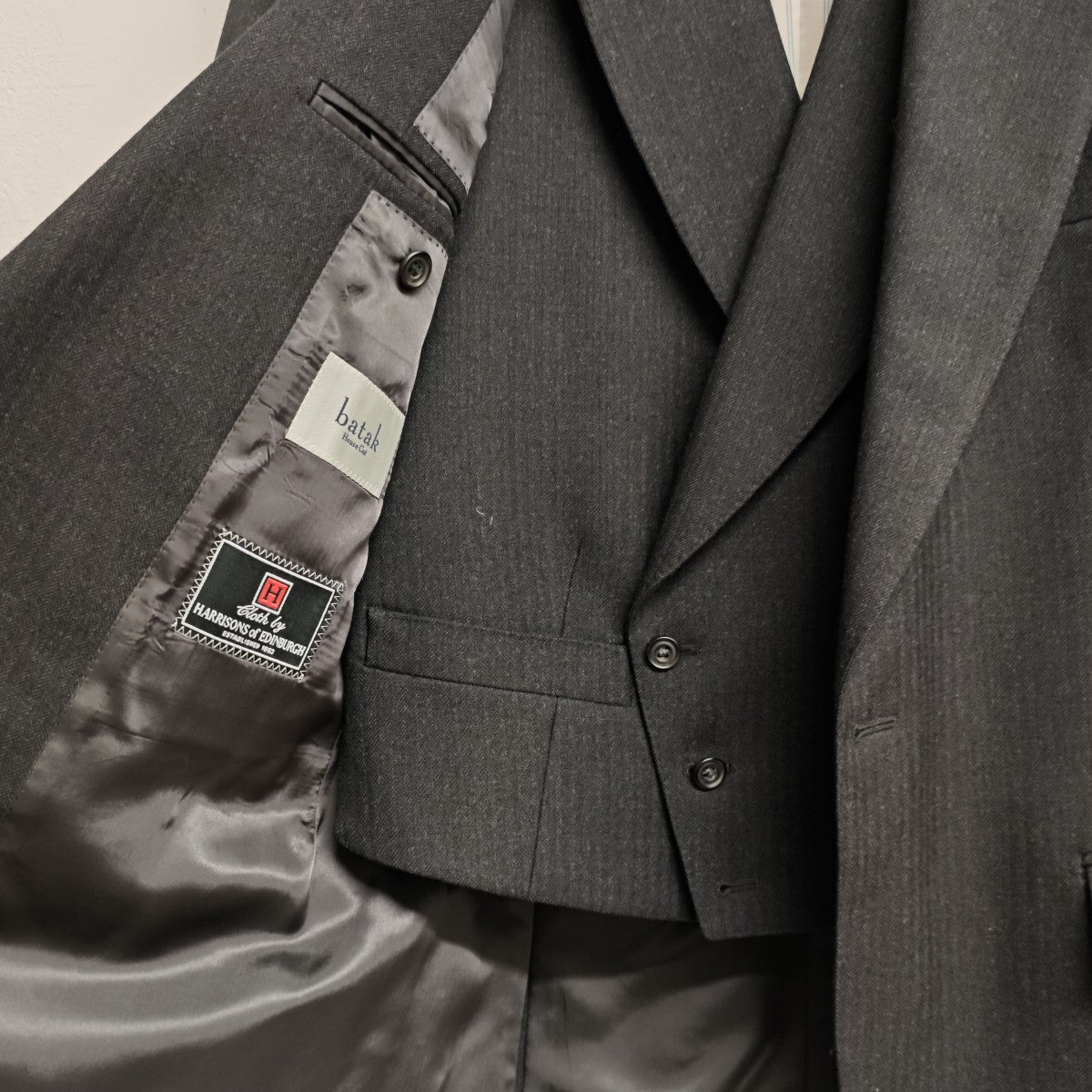 batak house cut(バタクハウスカット) 3ピース スーツ Harrisons of