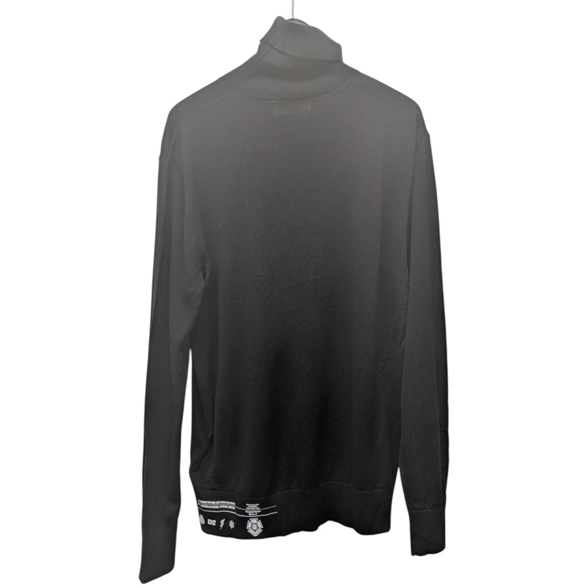 DSQUARED2(ディースクエアード) ロゴタートルネックニットS74HA1169