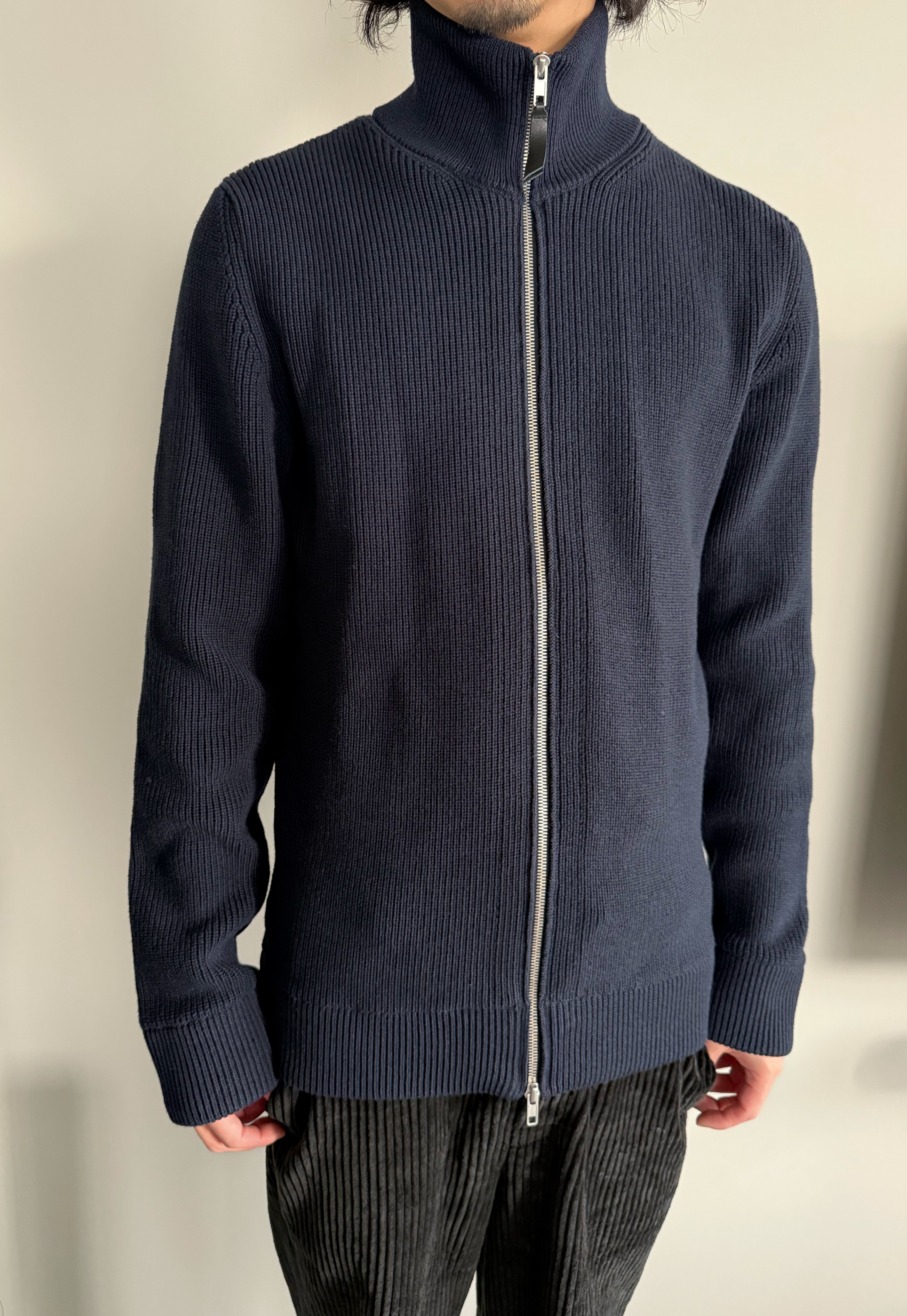 A versatile item that combines comfort and design. Maison