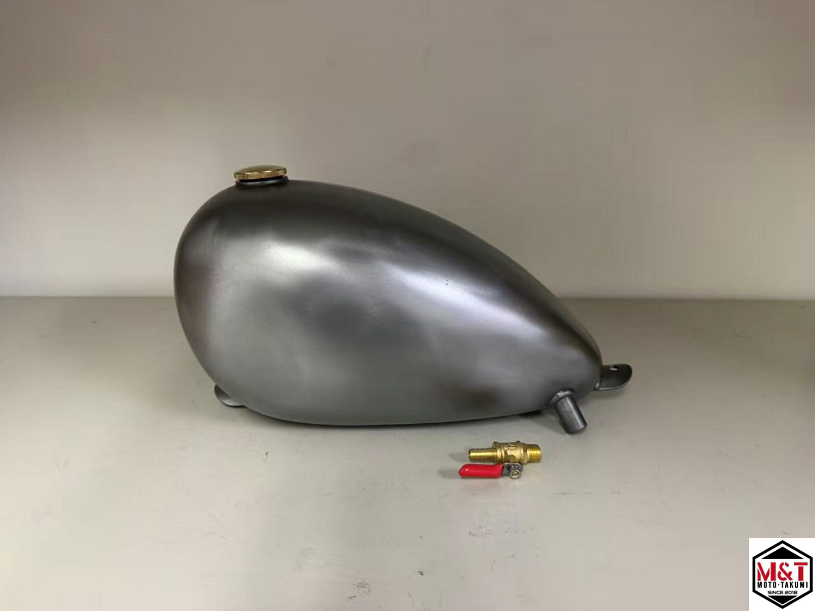 楽天市場】汎用 ピーナッツタンク ガスタンク ハーレー ワンオフ