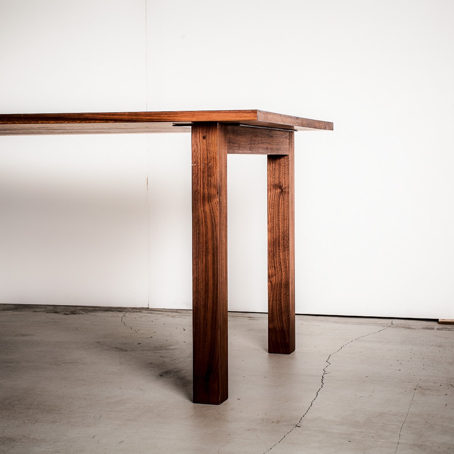 ワイルドウッド ダイニングテーブル(ウォールナット) (幅140cm 奥行