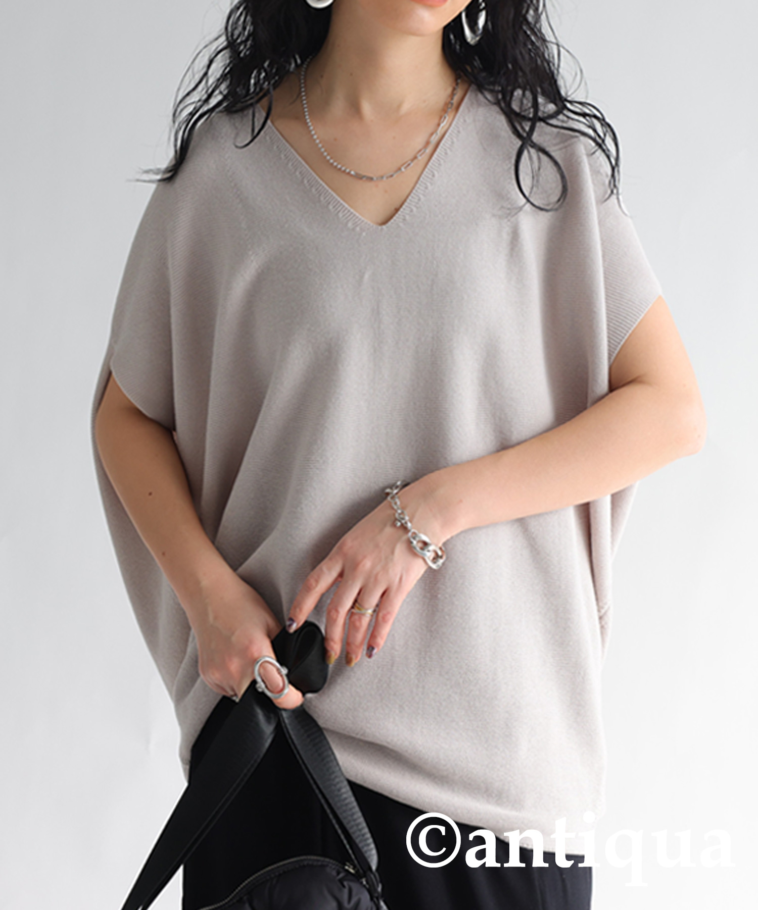 antiqua（アンティカ） Vネック コクーンニット ニット レディース