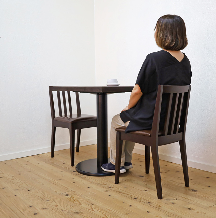 飲食店に最適なコンパクトな木製ダイニングチェア COPAN 業務用 座面高