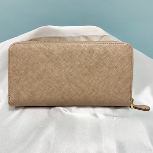 PRADA（プラダ） 【爆買】プラダ 財布 ロゴ サフィアーノレザー ジップ