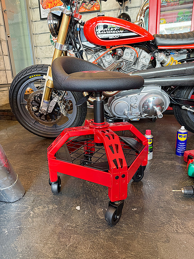 マックツールズ オフィシャル ガレージスツール （キャスター付き