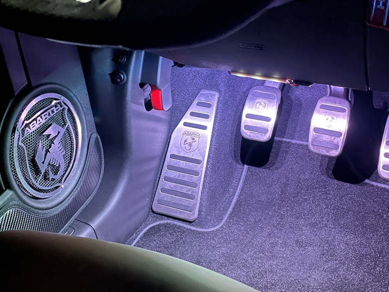 フィアット500・アバルト595専用 フルカラーLEDフットランプキット