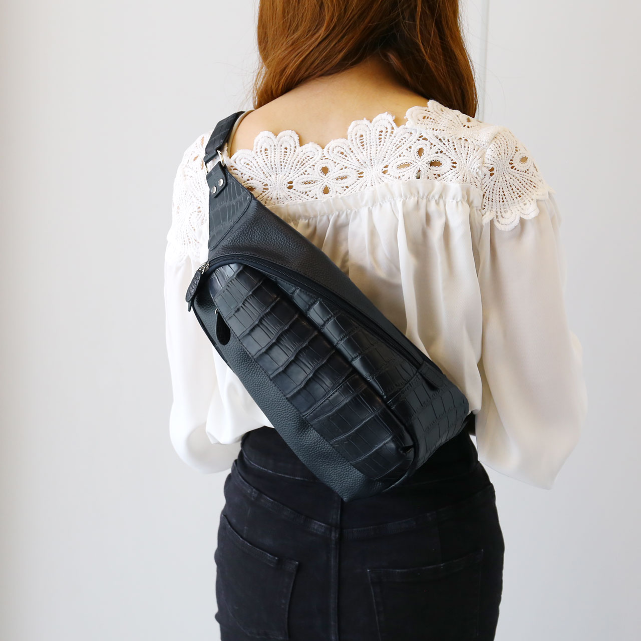 sankyo shokai（三京商会） 牛革 クロコダイル ボディバッグ マット