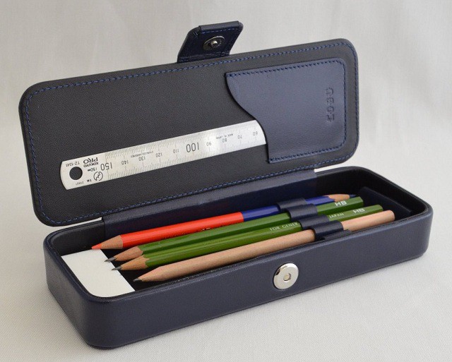 本革製マグネット筆箱 名入れ対象商品 ペンケース 鉛筆差し固定