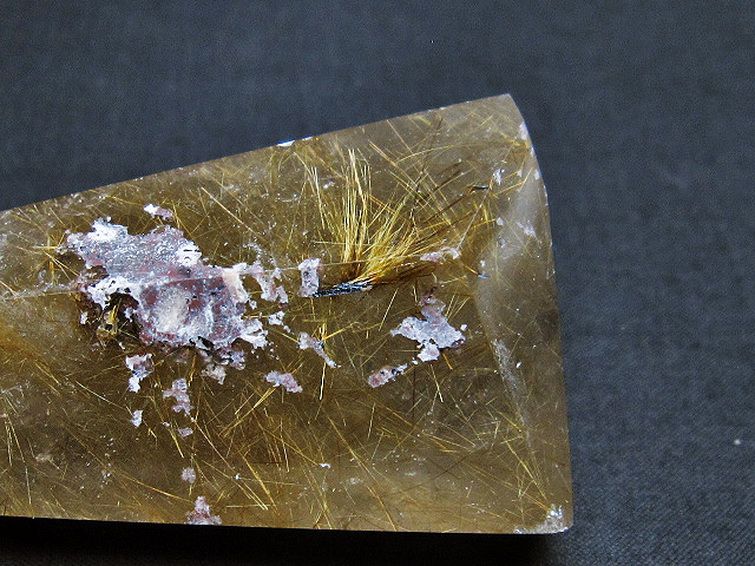 ゴールドタイチンルチル 六角柱[t725-2611]